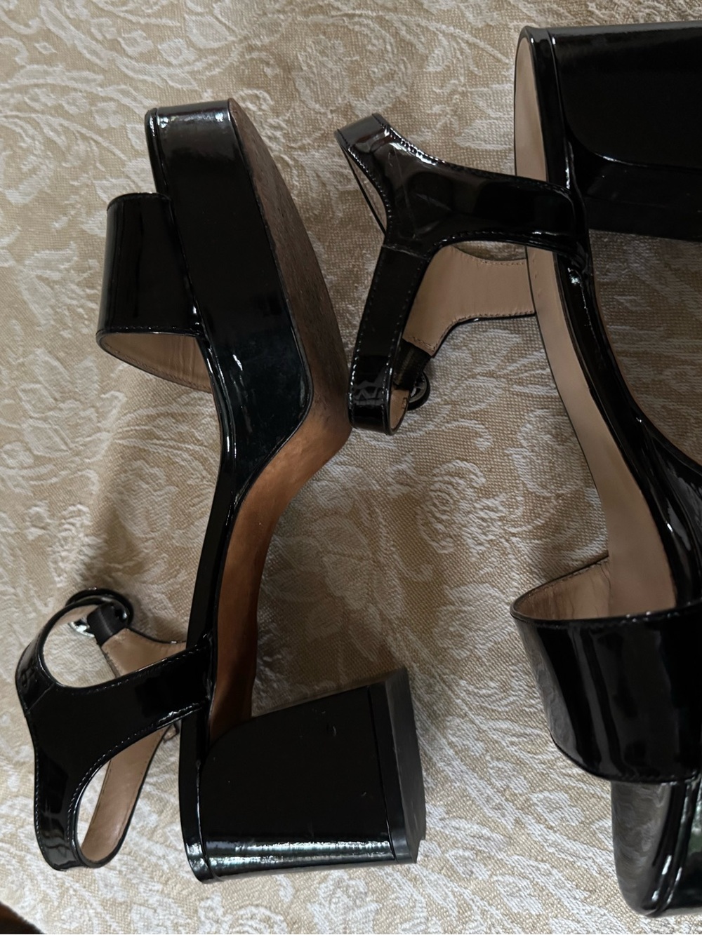 M Gemi Black Patent Fabulous block heel platform sandal size 38 (7-7.5)  ⭐️ - Picture 3 of 9